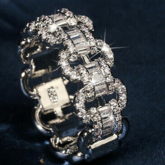 New Sterling silver diamond luxury ring - Picture 5 of 5